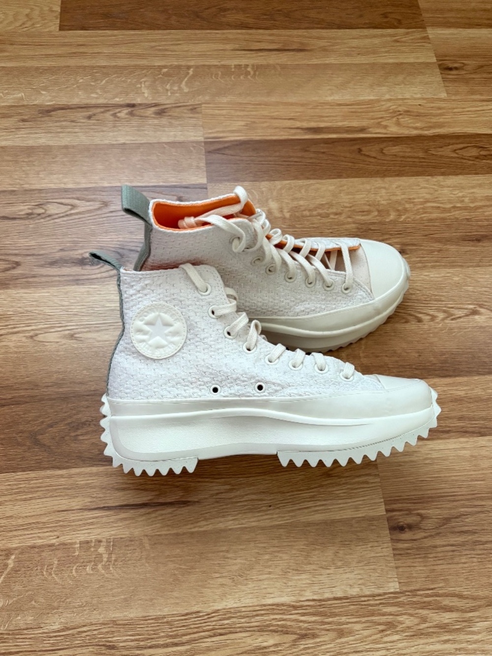 NWOT Converse Run Star Hike Platform Women’s High Top Sneaker A03838C